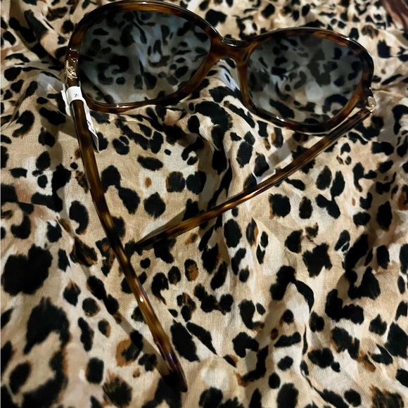 Givenchy authentic oversized sunglasses for women - Picture 9 of 12